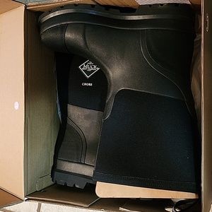 Muck Chore boots new M7 W8